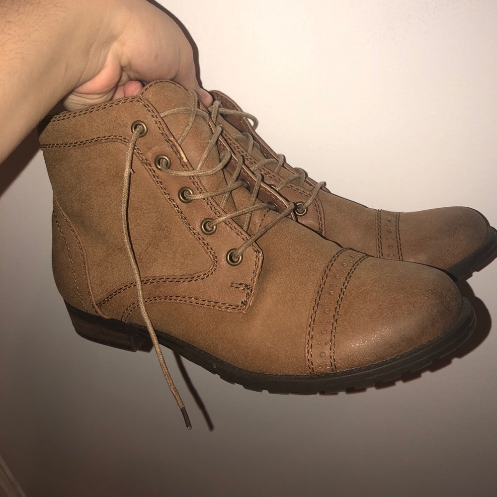 CUTE BROWN BOOTS BY GH BASS&CO